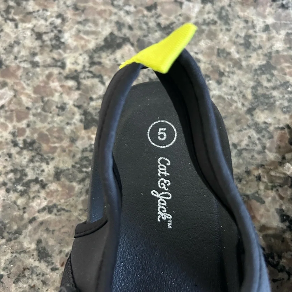Cat & Jack Black Sandals with Neon Yellow Detail size 5, worn once - Picture 4 of 5